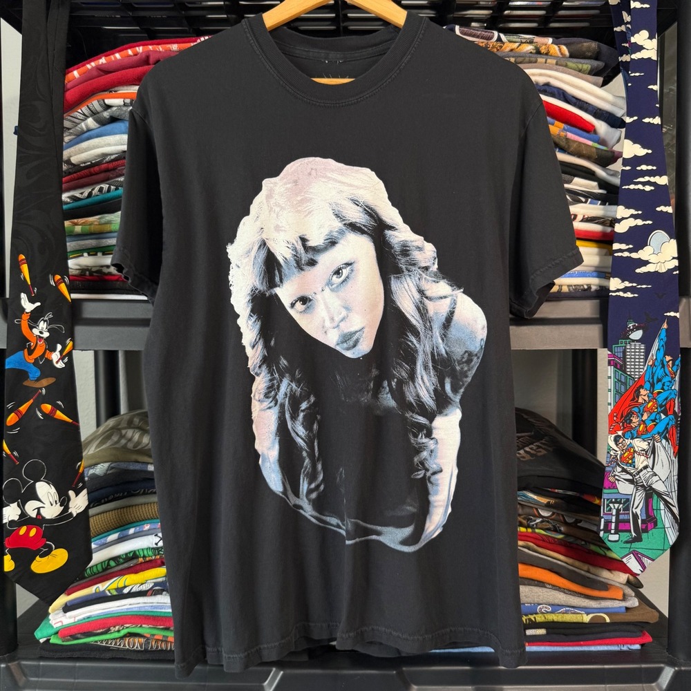 Modern Black Jazmin Bean Traumatic Livelihood World Tour Graphic Tee Size M